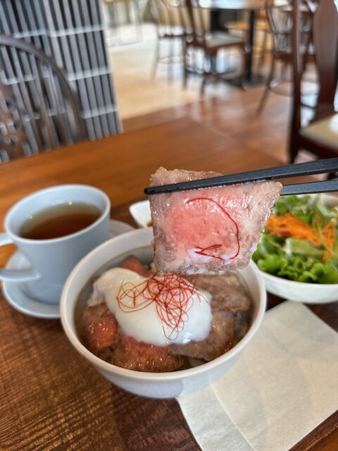 9月にオープンした人気ベーカリーの2号店『R＆cafe』さん。待望のランチがスタートです！