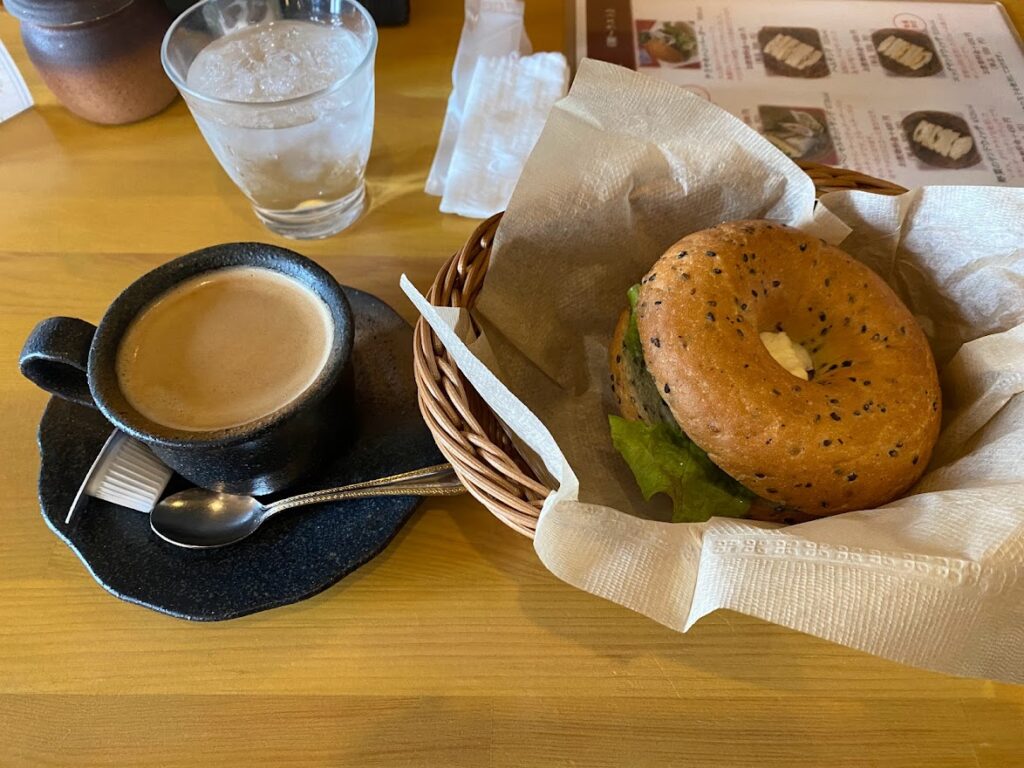 一宮市佐千原にある本格コーヒーのお店「珈琲屋マサ」。モーニングのベーグルサンドも絶品です。レトロな空間で一杯いかがですか！？